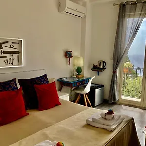 https://chiaro-di-luna.taorminaitalyhotels.com