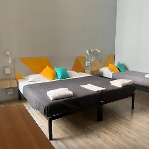 Otel Big Bang, Roma