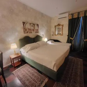 Konukevi Venus, Roma