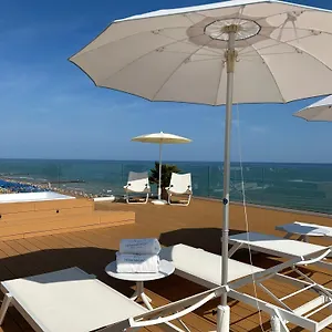 https://hotel-mirafiori-lido-di-jesolo.hotelslidodijesolo.com
